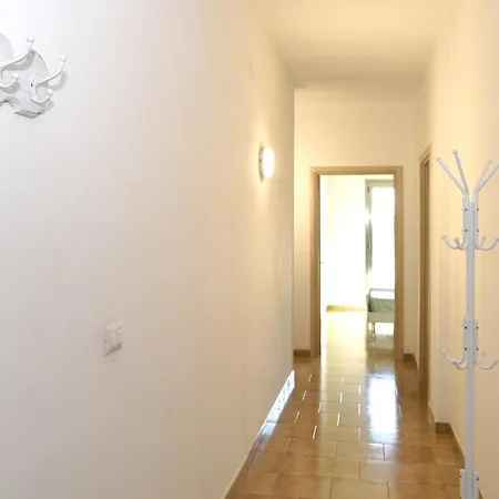 Apartment Lungomare 1 *